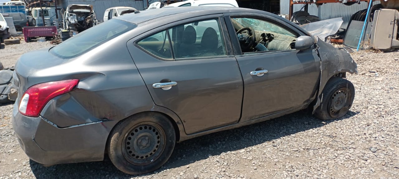 Nissan VERSA 2012    EN DESARME